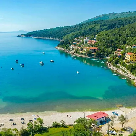 Riva Mare Apartment Sveta Marina