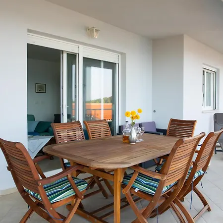 Apartment Riva Mare Sveta Marina